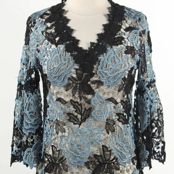 *  KOBI LACE BLUE & BLACK FORAL TOP,  SIZE  XS - Picture 3 of 8